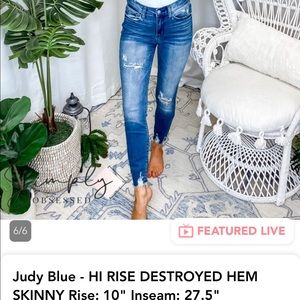 Judy Blue light wash distressed skinny jeans size 7/28